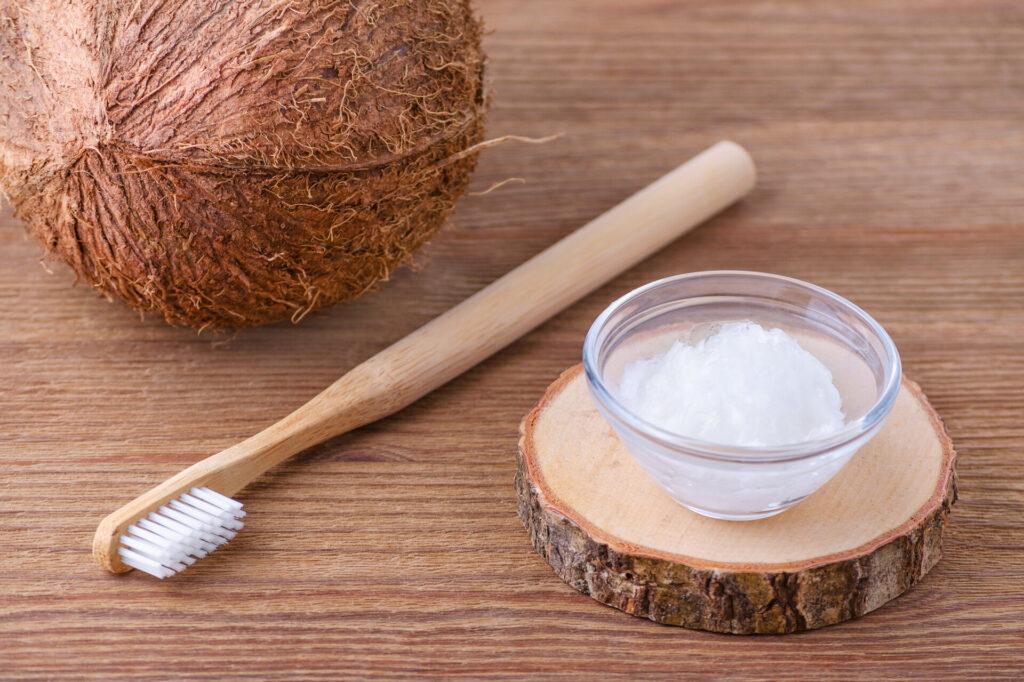 Kokosöl-Zahnpasta, natürliche Alternative für gesunde Zähne